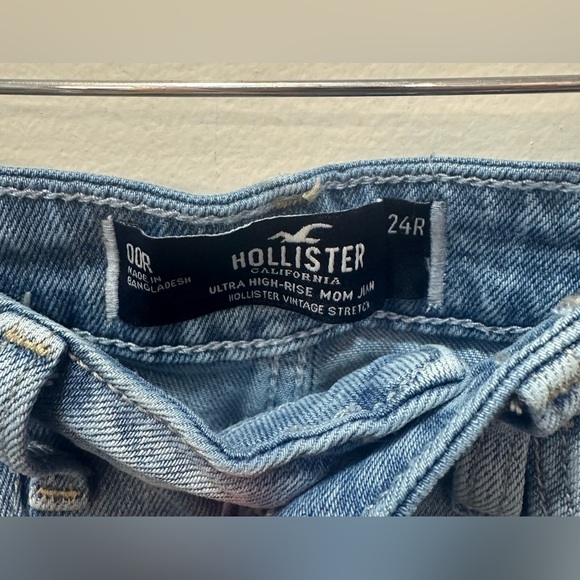 Hollister women’s Ultra High-Rise Ripped Medium Wash Mom Jeans. Size 00/24R - Picture 5 of 7